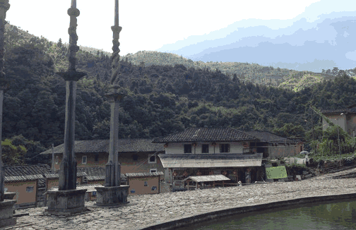 住房后面宜有靠山