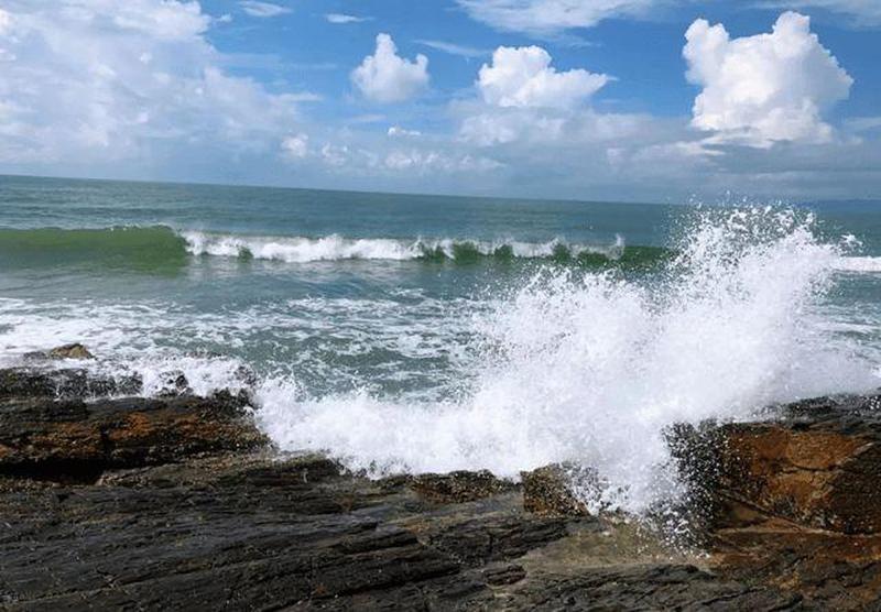 大海涨潮